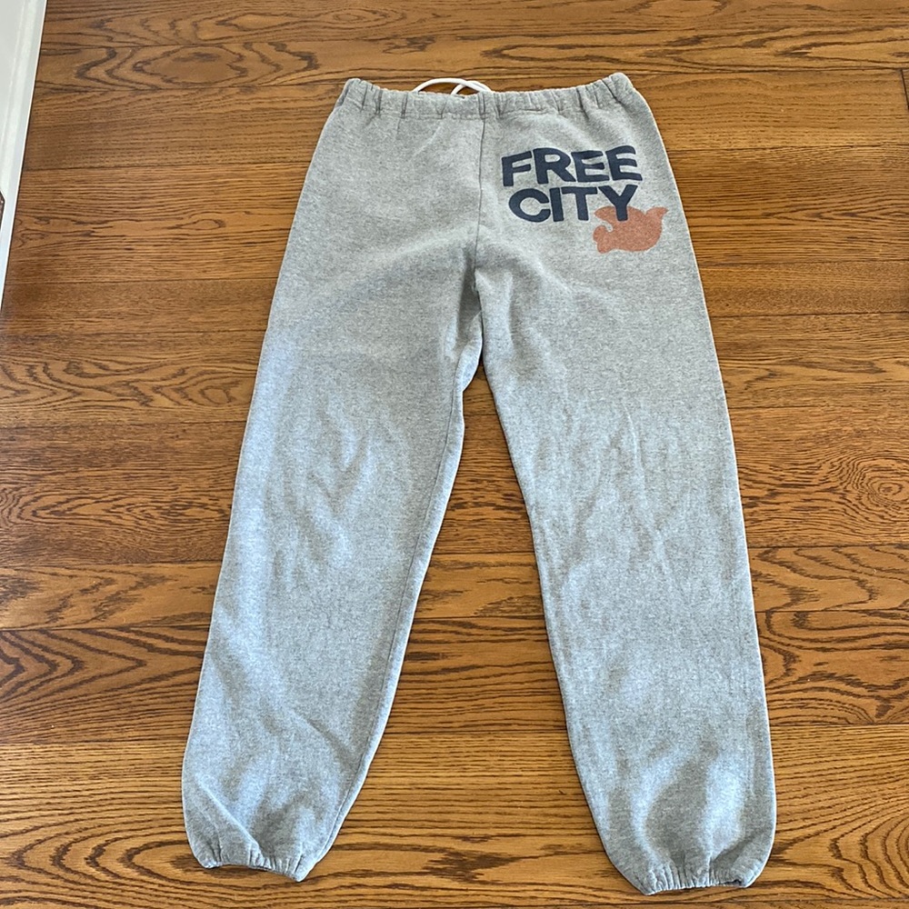 Grey free city sweatpants